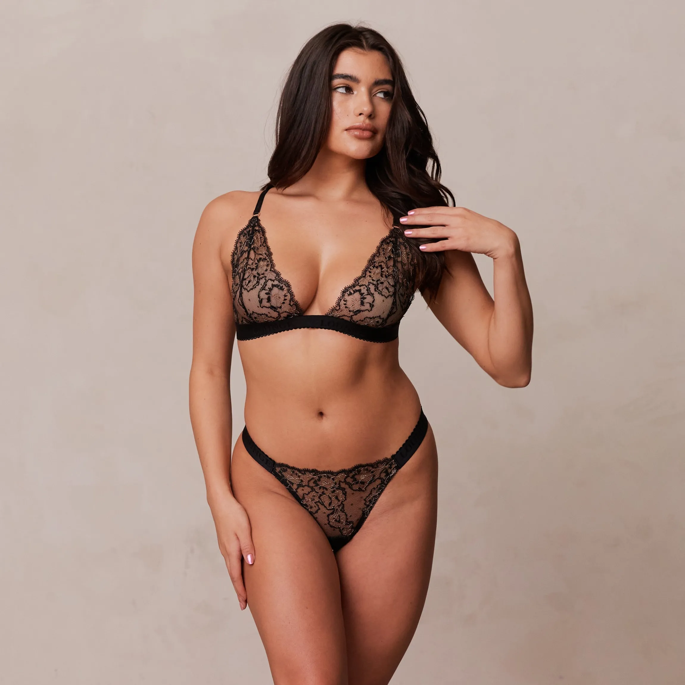 Embroidered Triangle BH - Sort